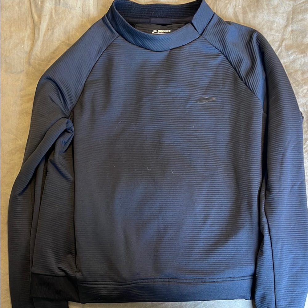 Brooks running top